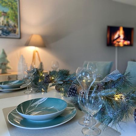 Logis Dans Ancien Relais De Poste Apartment Saint Julien Les Rosiers Екстериор снимка