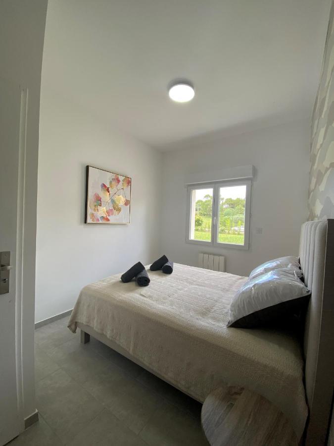 Logis Dans Ancien Relais De Poste Apartment Saint Julien Les Rosiers Екстериор снимка