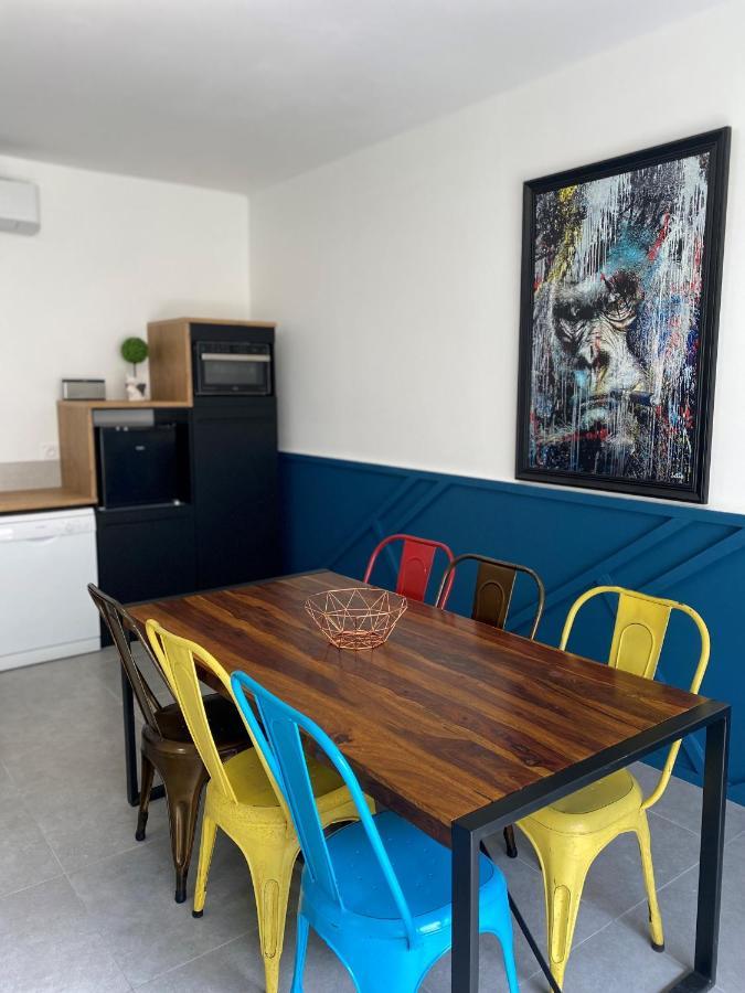 Logis Dans Ancien Relais De Poste Apartment Saint Julien Les Rosiers Екстериор снимка