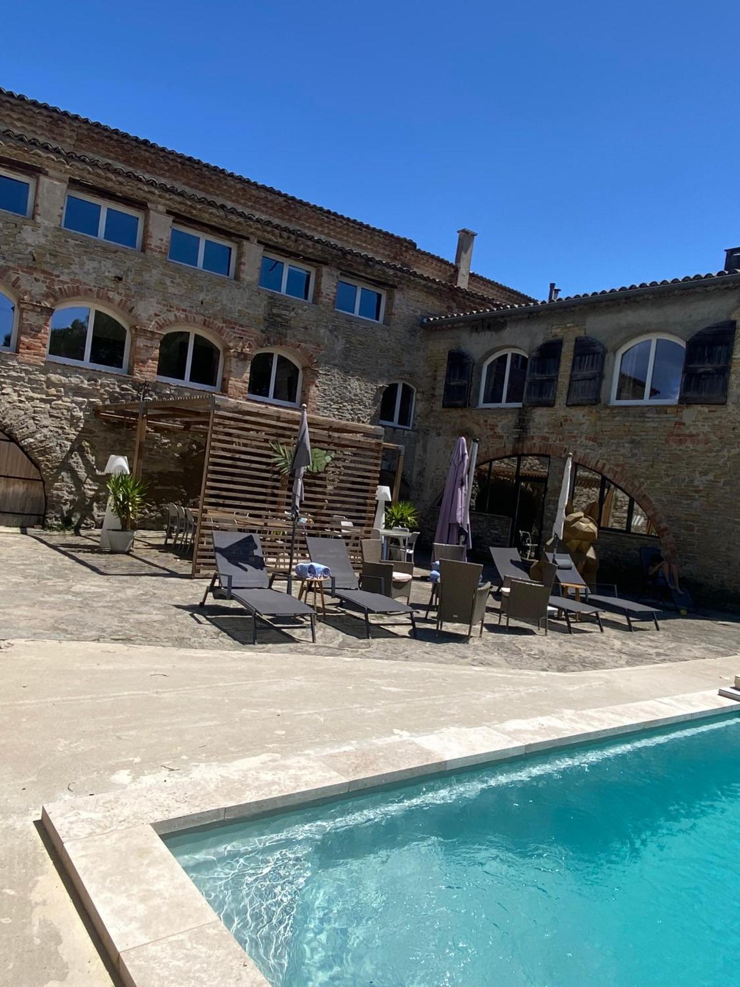 Logis Dans Ancien Relais De Poste Apartment Saint Julien Les Rosiers Екстериор снимка
