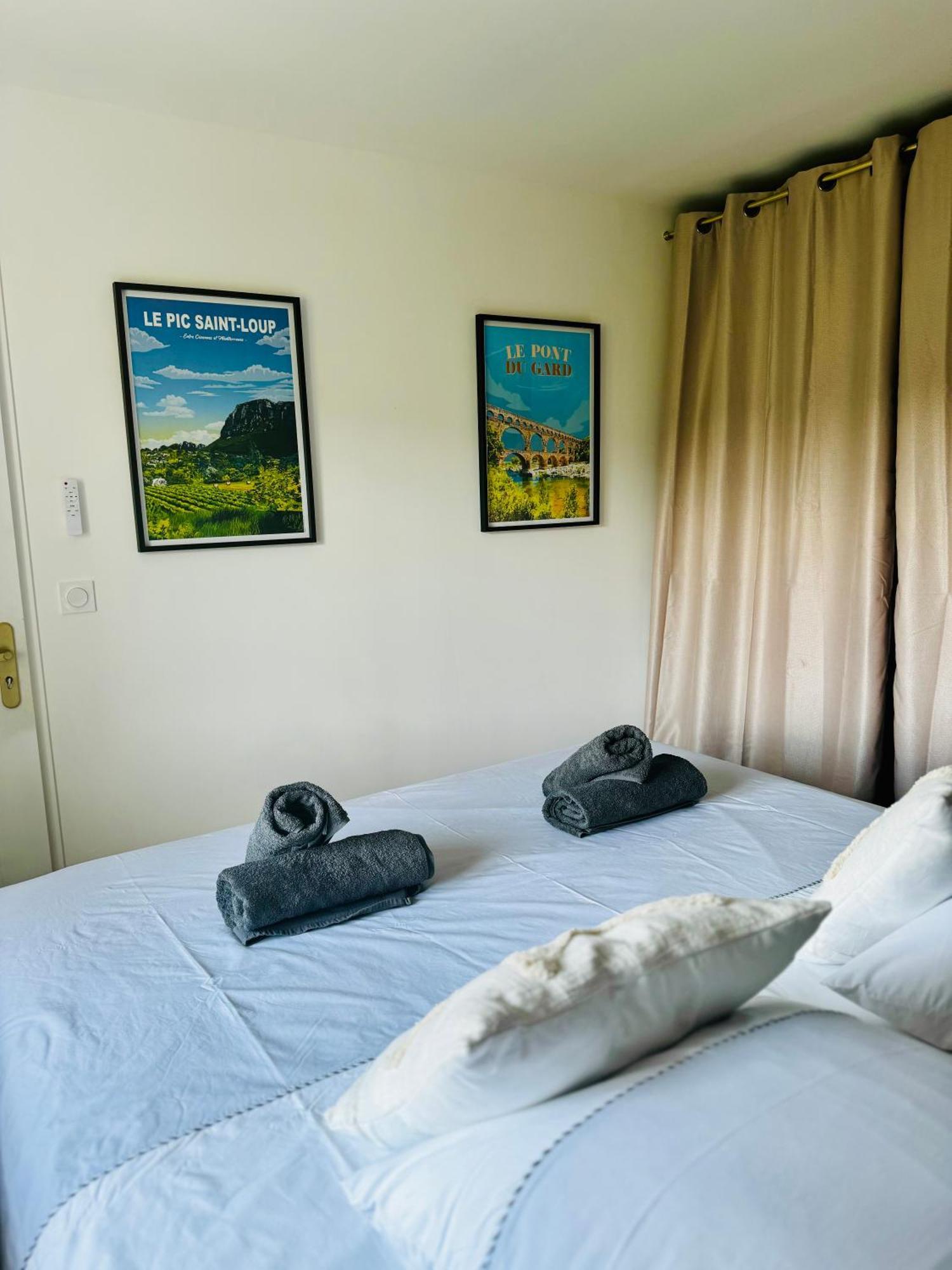 Logis Dans Ancien Relais De Poste Apartment Saint Julien Les Rosiers Екстериор снимка