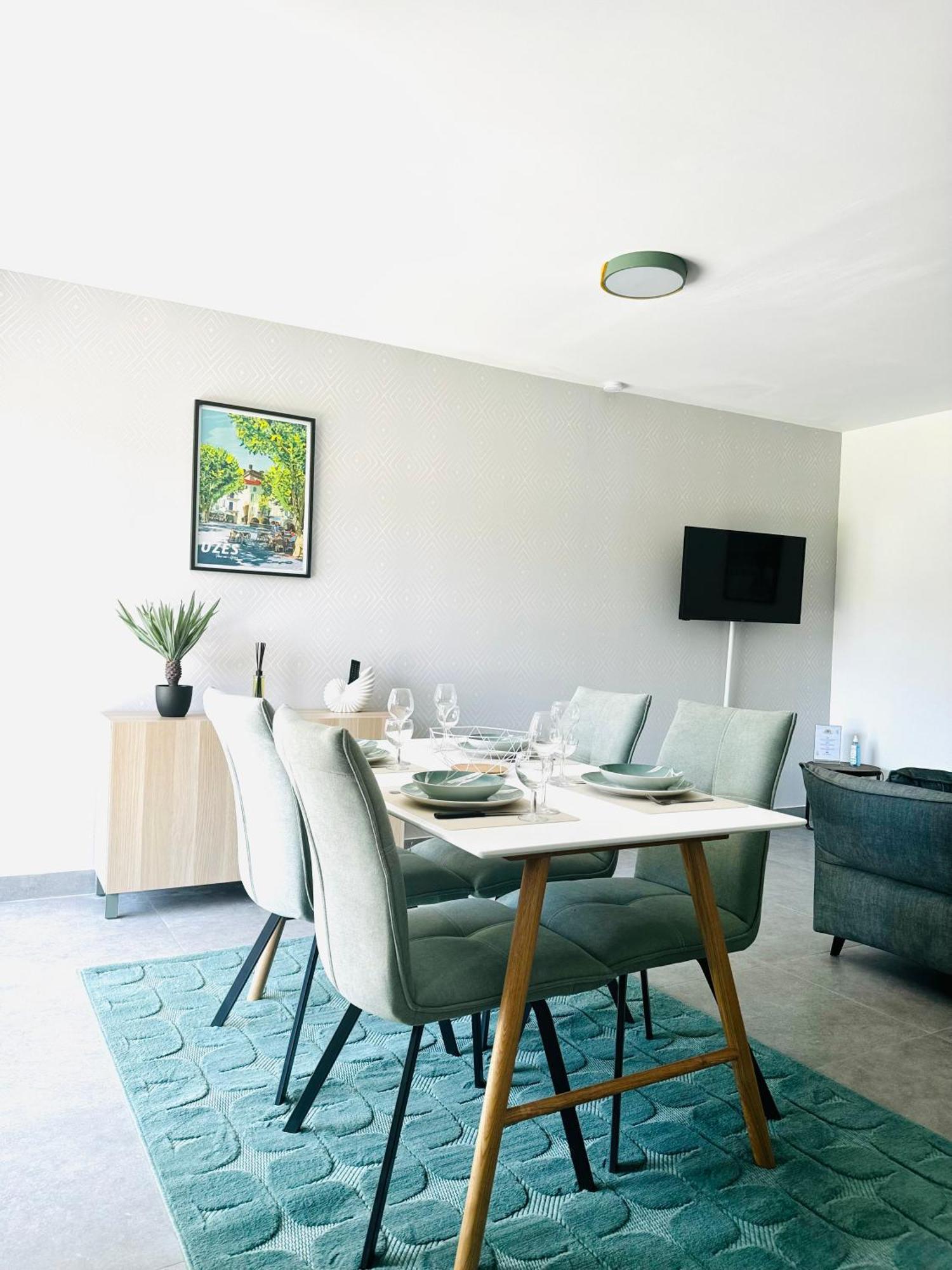Logis Dans Ancien Relais De Poste Apartment Saint Julien Les Rosiers Екстериор снимка