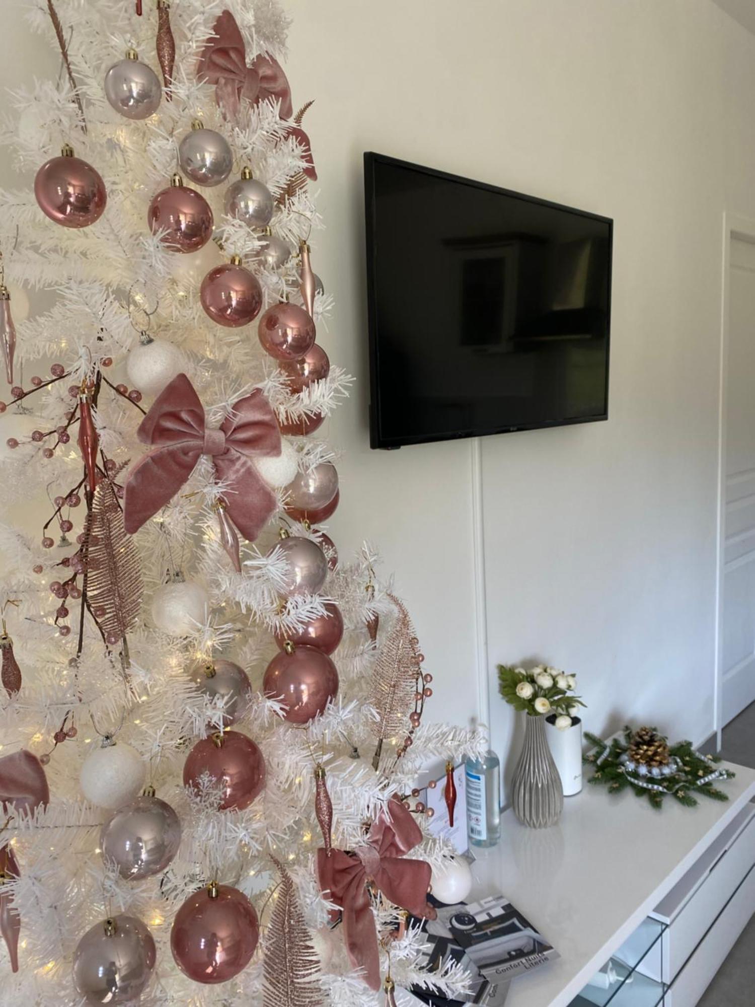 Logis Dans Ancien Relais De Poste Apartment Saint Julien Les Rosiers Екстериор снимка